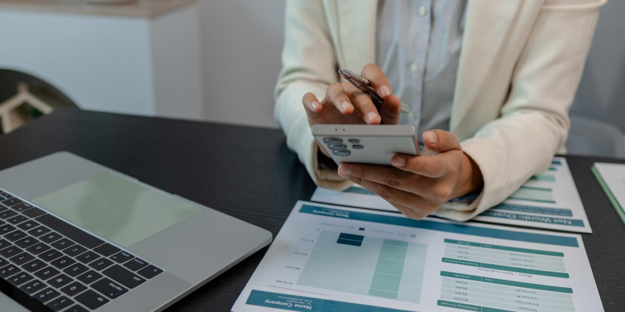 Bank Account Fees: How It Works, What It Costs, and What to Check